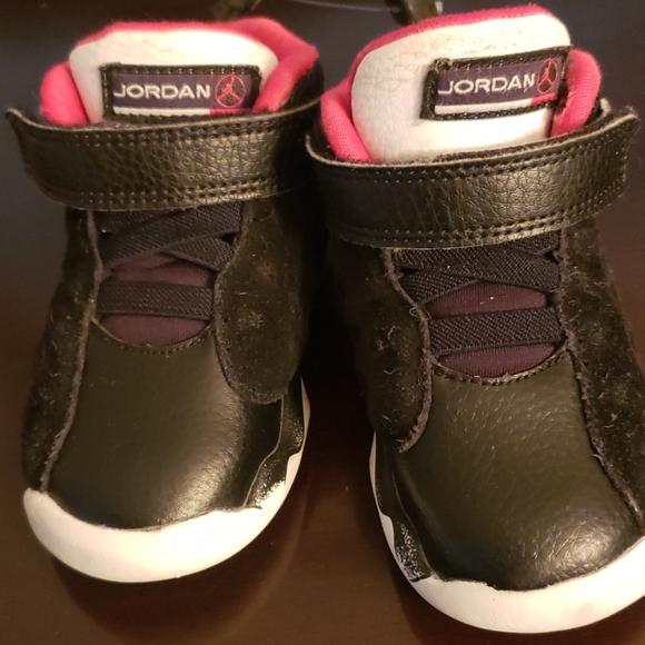 Youth Jordans size 7 - Picture 2 of 6